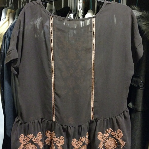 Boho flowy embroidered top - Picture 4 of 8